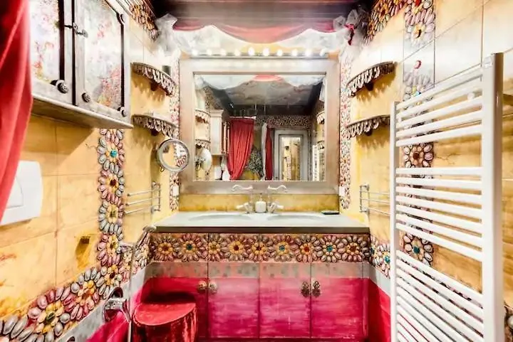 Renaissance Apartment In Historic Building With Duomo Views Florence