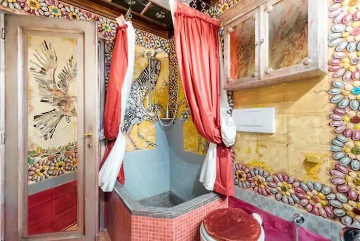 Renaissance Apartment In Historic Building With Duomo Views Florence Italy
