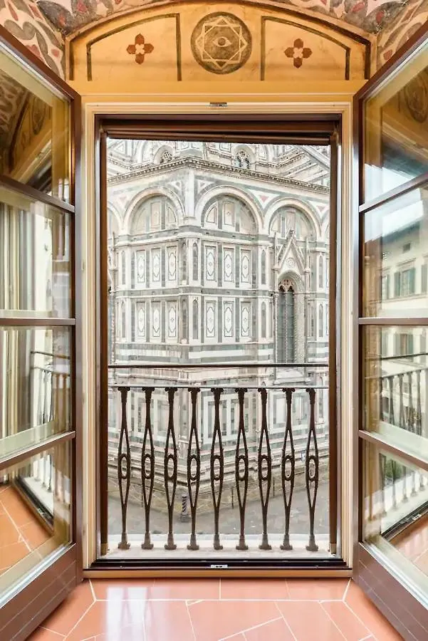 Renaissance Apartment In Historic Building With Duomo Views Florence