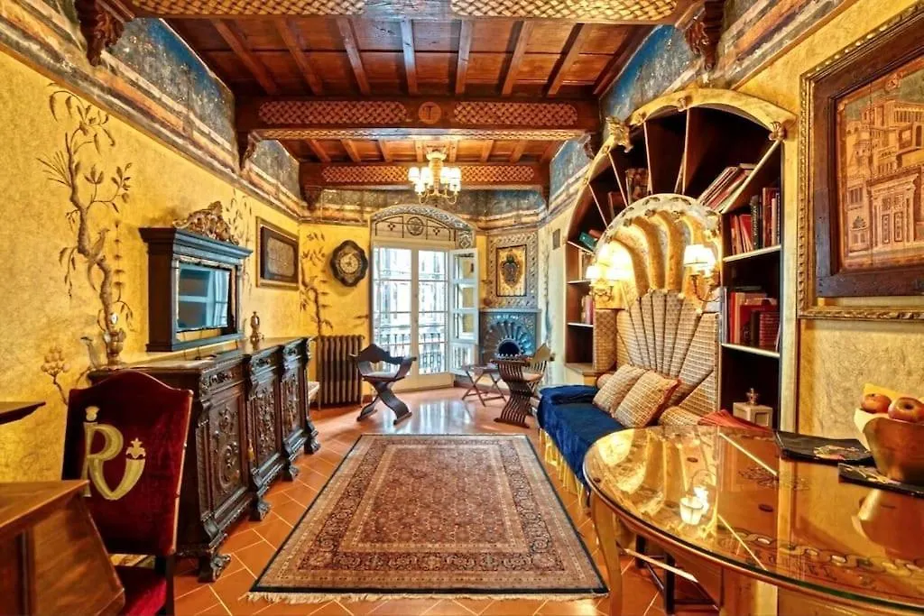 Renaissance Apartment In Historic Building With Duomo Views Florence