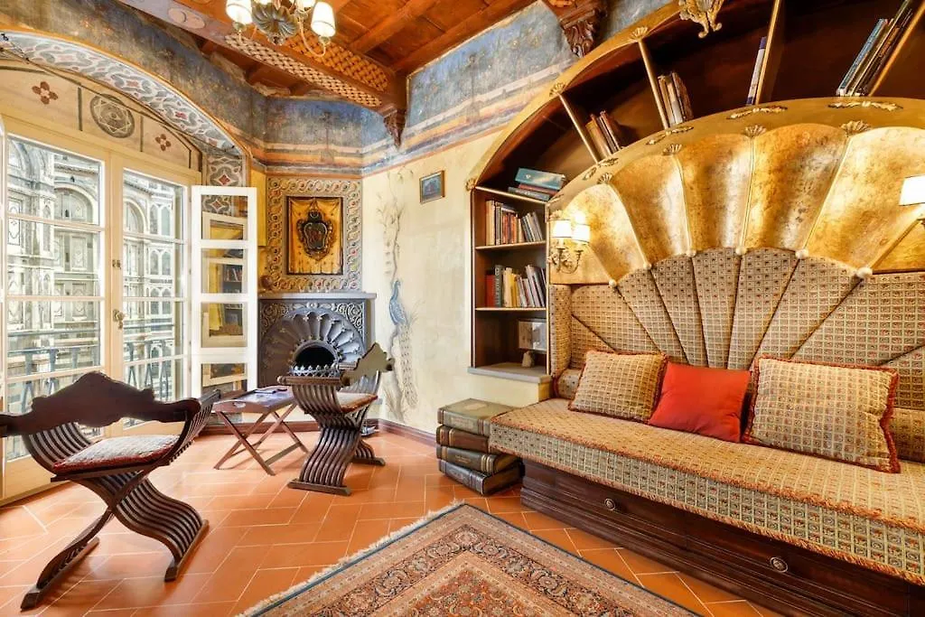 Renaissance Apartment In Historic Building With Duomo Views Florence