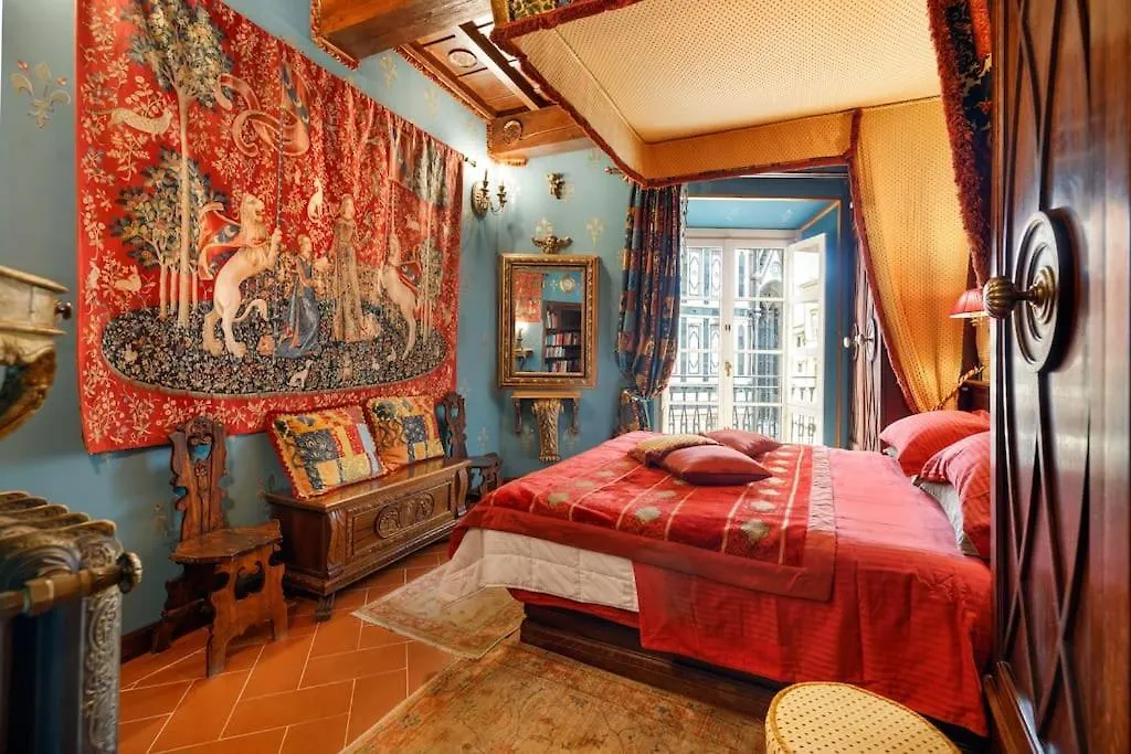 Renaissance Apartment In Historic Building With Duomo Views Florence 0*,