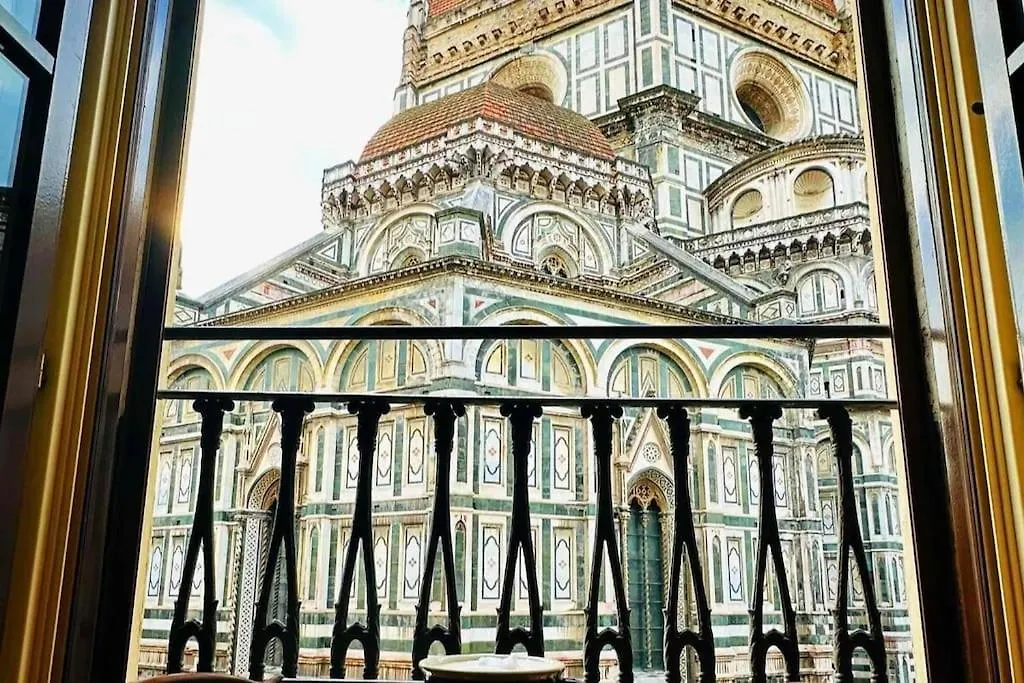 Renaissance Apartment In Historic Building With Duomo Views Florence