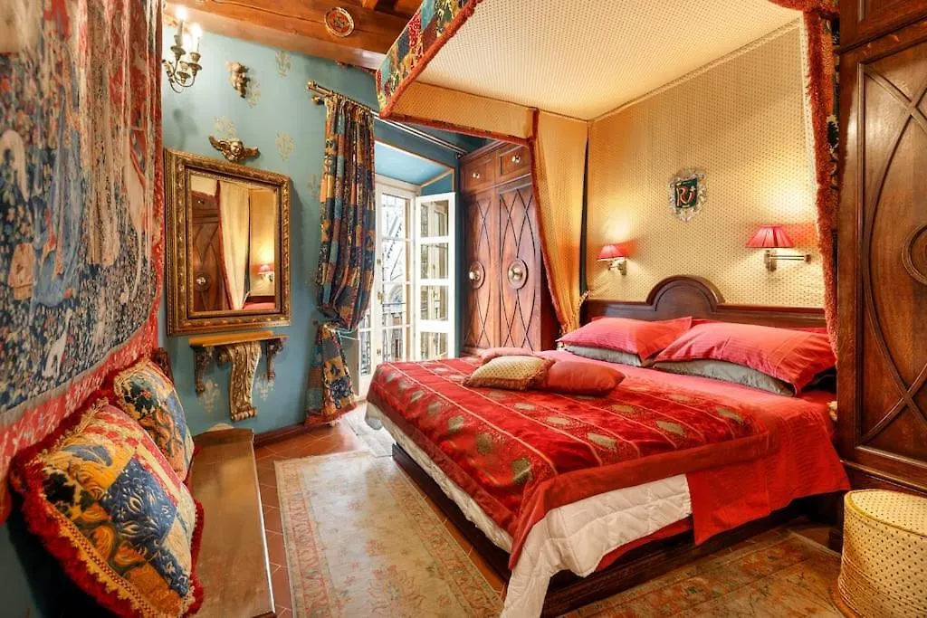 Renaissance Apartment In Historic Building With Duomo Views Florence 0*,  Italy